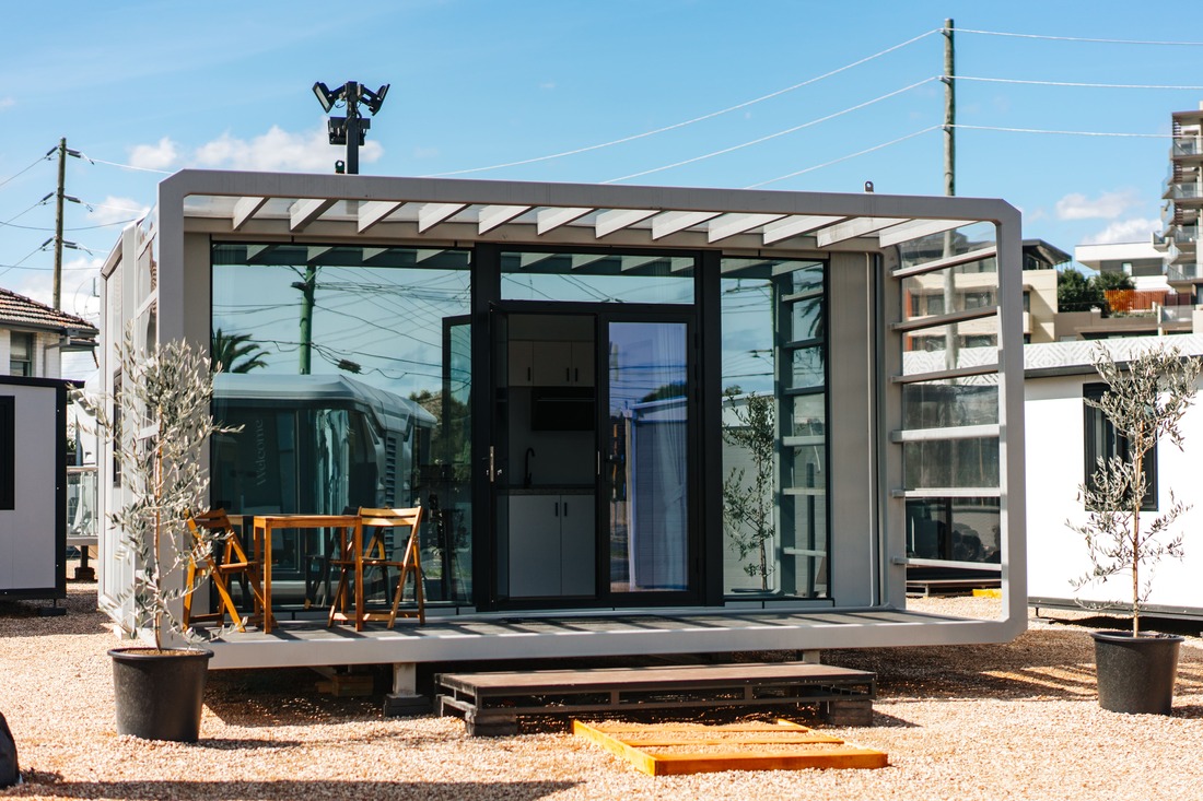 Apple Cabin House: Technical Mastery and Luxurious Living in a Compact Package